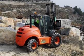 Ruwterrein-heftrucks Ausa C 400 H  X4