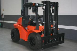 Ruwterrein-heftrucks Mast Explorer H 25 DA