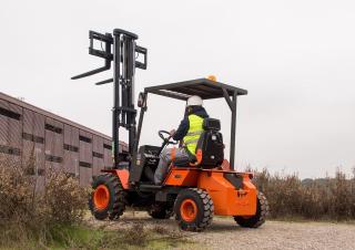 Ruwterrein-heftrucks Ausa C 11 M