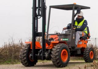 Ruwterrein-heftrucks Ausa C 11 M