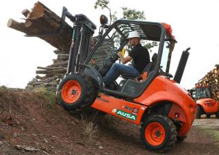 Ruwterrein-heftrucks Ausa C 150 H