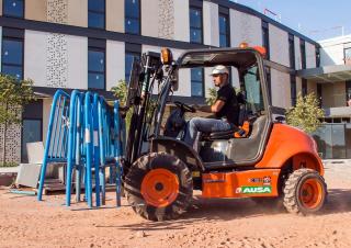 Ruwterrein-heftrucks Ausa C 150 H