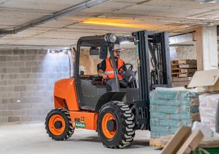Ruwterrein-heftrucks Ausa C 201 H x2