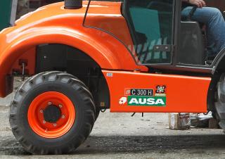 Ruwterrein-heftrucks Ausa C 300 H