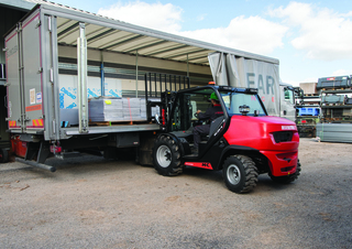 Ruwterrein-heftrucks Manitou MC 30-2