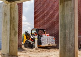 Schrankladers JCB 215T