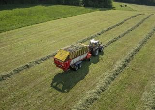 Silagewagens Pöttinger Boss 3210 DB Master