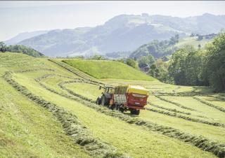 Silagewagens Pöttinger Boss 3210 DB Master