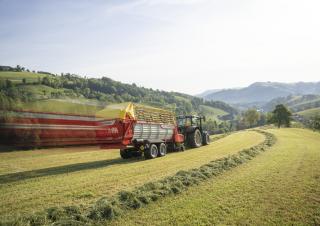 Silagewagens Pöttinger Boss 3240 DB Master