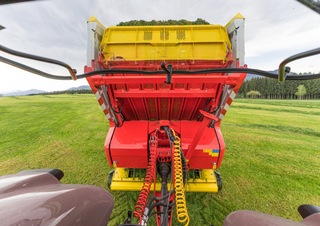 Silagewagens Pöttinger Jumbo 7470