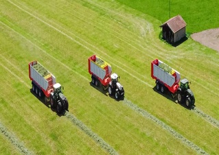 Silagewagens Pöttinger Jumbo 8450 DB
