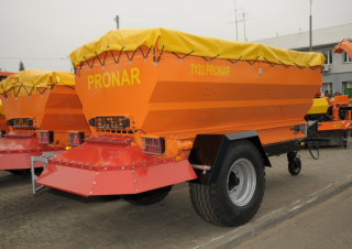 Apparatuur winteronderhoud Spreader Units Sleepspreaders Pronar T 132