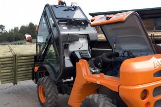 Telescoopladers Ausa T 204 H