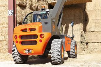 Telescoopladers Ausa T 235 H