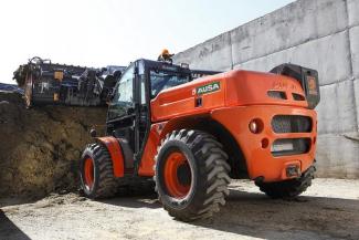 Telescoopladers Ausa T 307 H