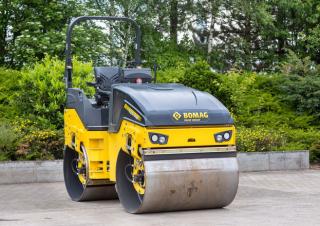 Walsen Tandemtrilwalsen Bomag BW 135 AD-5