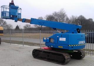 Telescoophoogwerkers Telescoophoogwerkers op rupsbanden Aichi SR 210