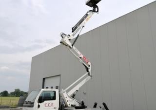 Telescoophoogwerkers Telescoophoogwerkers op vrachtwagens Socage Apache DA 18