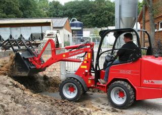 Compacte wielladers Schäffer 2345 SLT
