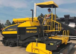 Track-asfalteermachines Bomag VDA 421 MAX