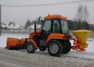 Tractoren met vierwielaandrijving Pronar 320AMK