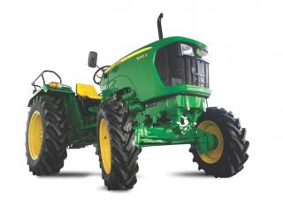Tractoren met vierwielaandrijving John Deere 5050D