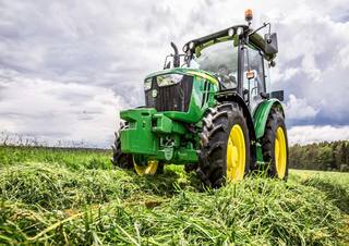 Tractoren met vierwielaandrijving John Deere 5067E