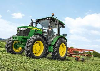 Tractoren met vierwielaandrijving John Deere 5075E