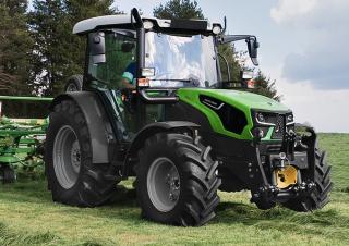 Tractoren met vierwielaandrijving DEUTZ-FAHR 5090 D