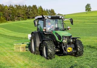 Tractoren met vierwielaandrijving DEUTZ-FAHR 5090 D GS