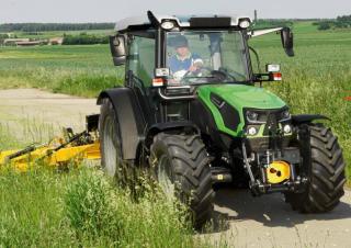 Tractoren met vierwielaandrijving DEUTZ-FAHR 5090 D GS