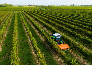 Tractoren met vierwielaandrijving DEUTZ-FAHR 5105 DF GS 