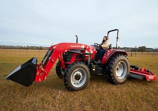 Tractoren met vierwielaandrijving Mahindra 6075