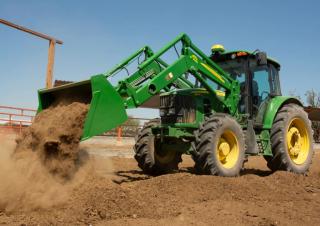 Tractoren met vierwielaandrijving John Deere 6105J