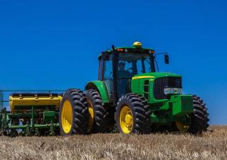 Tractoren met vierwielaandrijving John Deere 6150J