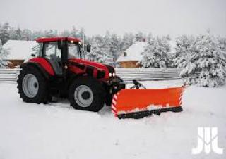 Tractoren met vierwielaandrijving Pronar 6180