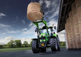 Tractoren met vierwielaandrijving DEUTZ-FAHR 6205 Agrotron TTV