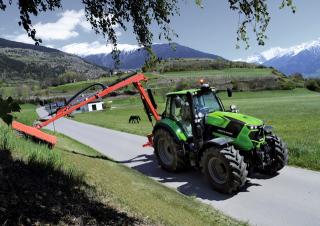 Tractoren met vierwielaandrijving DEUTZ-FAHR 6205 Agrotron TTV