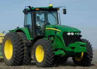 Tractoren met vierwielaandrijving John Deere 7200J