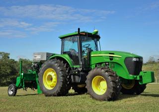 Tractoren met vierwielaandrijving John Deere 7230J