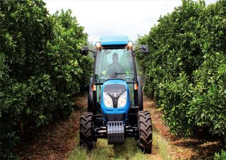 Tractoren met vierwielaandrijving Landini 75F Techno