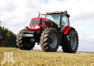 Tractoren met vierwielaandrijving Pronar 8140
