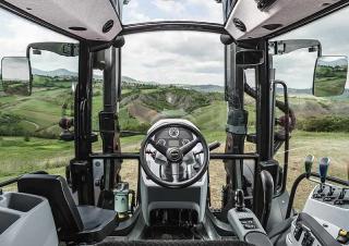 Tractoren met vierwielaandrijving Valtra A 93 HiTech