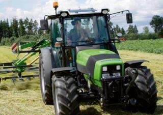 Tractoren met vierwielaandrijving DEUTZ-FAHR Agroplus 320