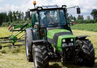 Tractoren met vierwielaandrijving DEUTZ-FAHR Agroplus 420 PL INV.Idraulic