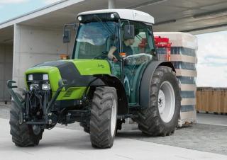 Tractoren met vierwielaandrijving DEUTZ-FAHR Agroplus V 320 INV.Idraulic
