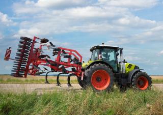 Tractoren met vierwielaandrijving Claas Arion 530 Hexashift