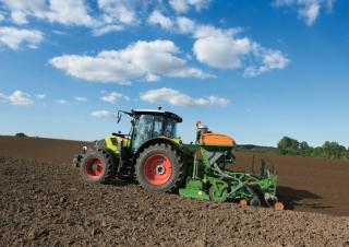 Tractoren met vierwielaandrijving Claas Arion 530 Hexashift