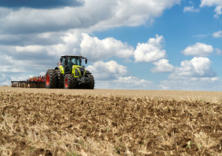 Tractoren met vierwielaandrijving Claas Axion 800 