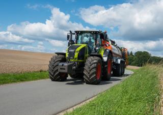 Tractoren met vierwielaandrijving Claas Axion 920 